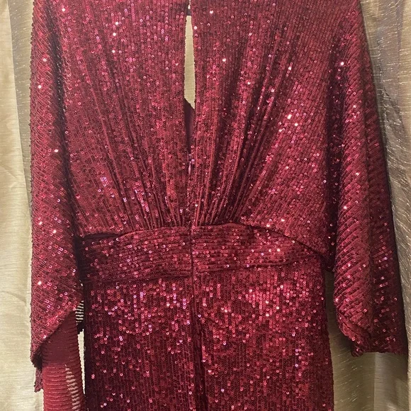 Elegant Red Sequin Evening Gown Sz4 - Picture 4 of 7